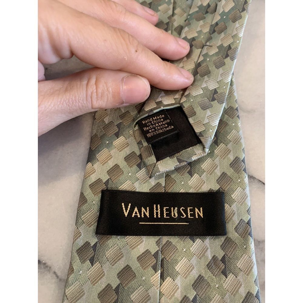 Van Heusen 100% Silk Handmade Green Geometric Stain Resistant Tie - Picture 4 of 5